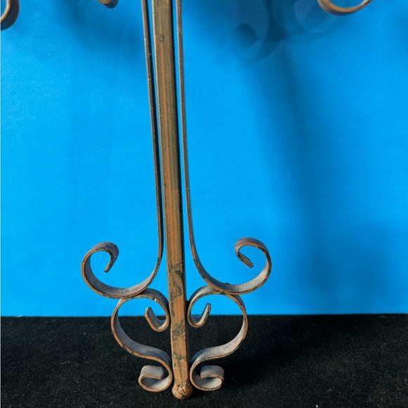 Elegant Rustic Style Metal Wall Cross Decor - Picture 6 of 9